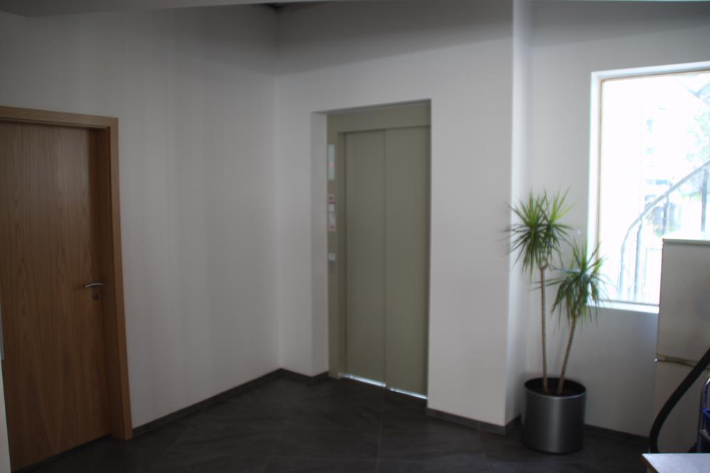 100 Iceland Hotel Рейкявик Екстериор снимка